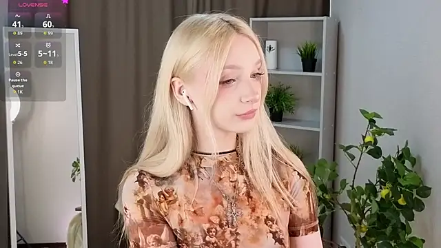 Snapshot of Naughty__Couplles chatting on March 28, 3:06 am Naughty Couplles online show from March 28, 3:06 am