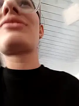 Ary-18 online show from October 2, 1:40 pm