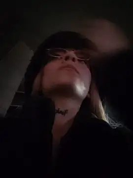 Snapshot of Dani_pegin chatting on November 17, 11:43 pm Dani pegin online show from November 17, 11:43 pm