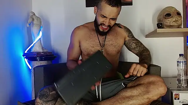 Morgann jones online show from June 25, 2:21 pm