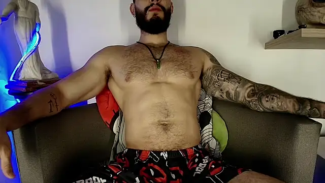 Morgann jones online show from July 28, 4:39 pm