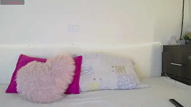 shysweets online show from June 4, 2:01 pm