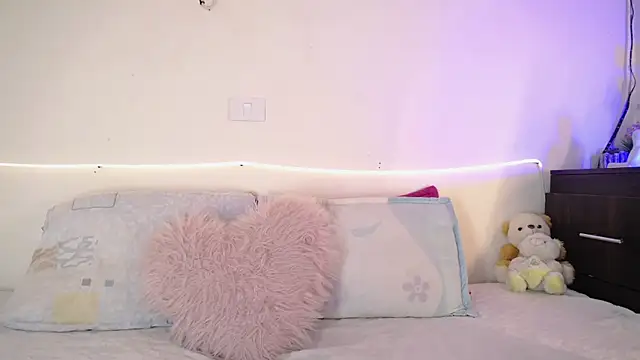 shysweets online show from June 13, 4:27 pm