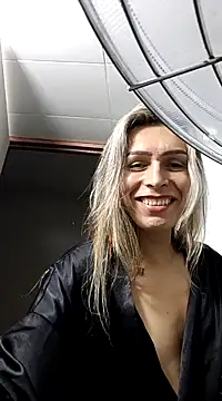 Snapshot of Princess_Helena chatting on January 25, 3:09 am Princess Helena online show from January 25, 3:09 am