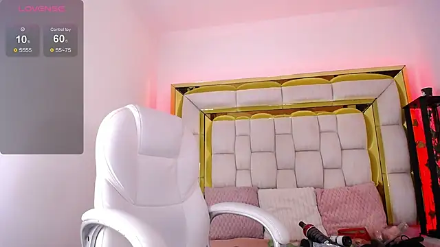 Snapshot of Princess_Helena chatting on February 5, 3:13 am Princess Helena online show from February 5, 3:13 am