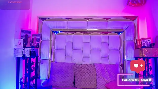 Snapshot of Princess_Helena chatting on February 22, 4:29 am Princess Helena online show from February 22, 4:29 am