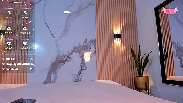 Snapshot of valentina_lux chatting on December 29, 7:17 am valentina lux online show from December 29, 7:17 am