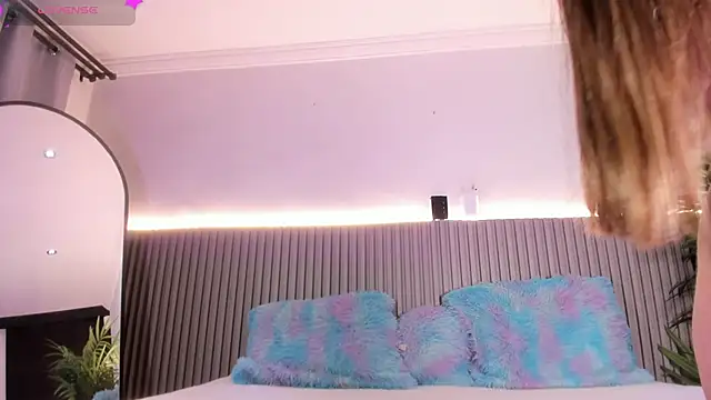 valentina lux online show from February 10, 7:07 pm