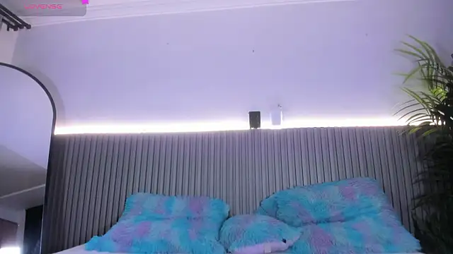 valentina lux online show from February 11, 7:08 pm