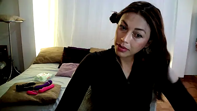 Snapshot of Hanna_Charming chatting on December 15, 7:07 pm Hanna Charming online show from December 15, 7:07 pm