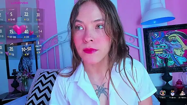 Snapshot of Liah_Grey8 chatting on February 19, 8:52 pm Liah Grey8 online show from February 19, 8:52 pm