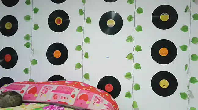Darlyhooper1- online show from February 26, 5:28 pm