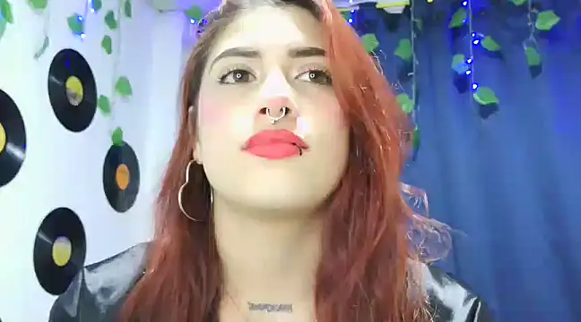 Darlyhooper1- online show from March 13, 10:32 pm