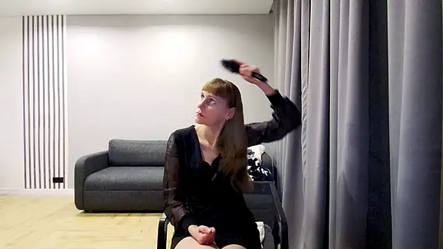 Daniella Lorente online show from January 8, 5:05 pm