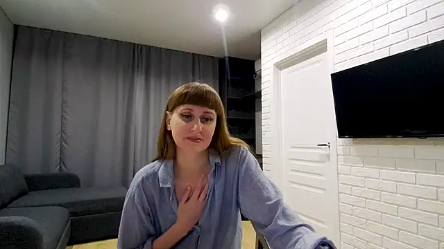 Snapshot of Daniella_Lorente chatting on May 16, 12:18 am Daniella Lorente online show from May 16, 12:18 am