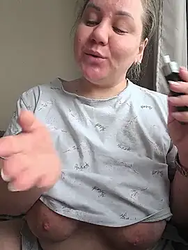 Snapshot of Anna_Curvy chatting on February 13, 4:41 am Anna Curvy online show from February 13, 4:41 am