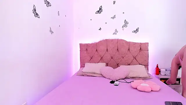 jade dakota   online show from October 21, 12:00 am