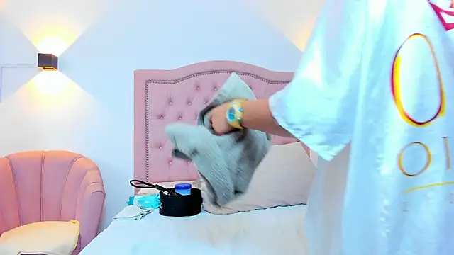 JulieeHabubu online show from September 24, 4:49 am