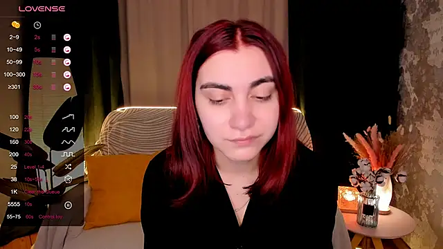 hannacheekss  online show from November 25, 2:00 am