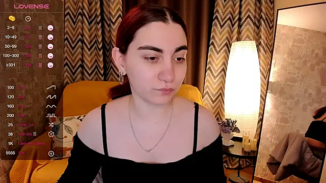 Snapshot of hannacheekss_ chatting on February 17, 2:08 am hannacheekss online show from February 17, 2:08 am