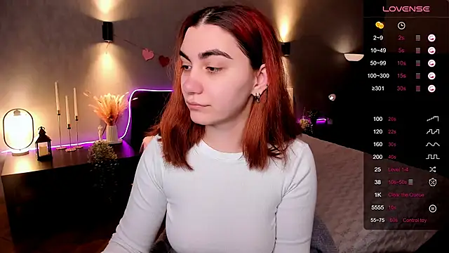 Snapshot of hannacheekss_ chatting on February 24, 1:58 am hannacheekss online show from February 24, 1:58 am