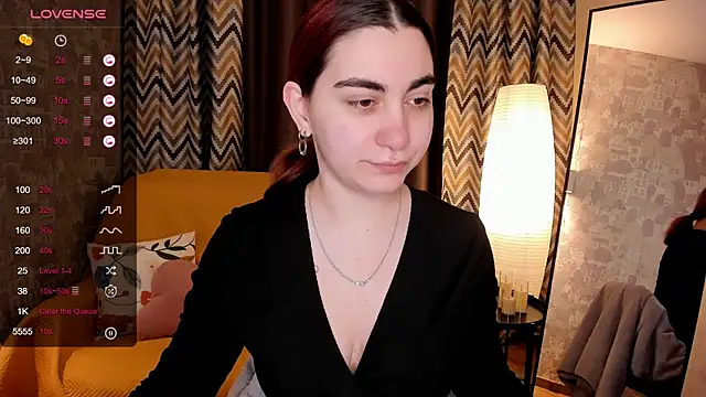 Snapshot of hannacheekss_ chatting on March 3, 2:07 am hannacheekss online show from March 3, 2:07 am