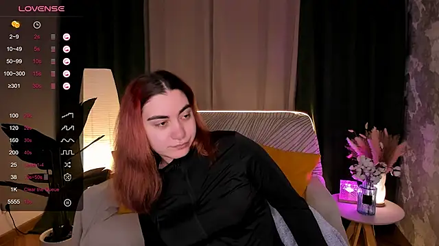 Snapshot of hannacheekss_ chatting on March 4, 2:06 am hannacheekss online show from March 4, 2:06 am