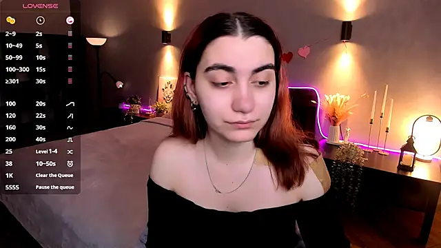 Snapshot of hannacheekss_ chatting on March 18, 2:04 am hannacheekss online show from March 18, 2:04 am