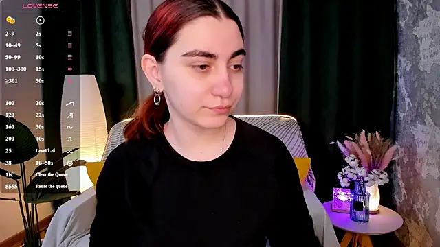 Snapshot of hannacheekss_ chatting on March 19, 2:26 am hannacheekss online show from March 19, 2:26 am