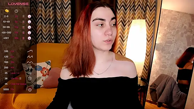 Snapshot of hannacheekss_ chatting on March 20, 2:05 am hannacheekss online show from March 20, 2:05 am