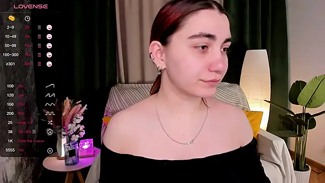 Snapshot of hannacheekss_ chatting on March 31, 2:02 am hannacheekss online show from March 31, 2:02 am