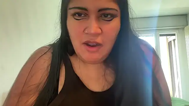 Snapshot of MashaCL chatting on November 10, 10:25 am MashaCL online show from November 10, 10:25 am