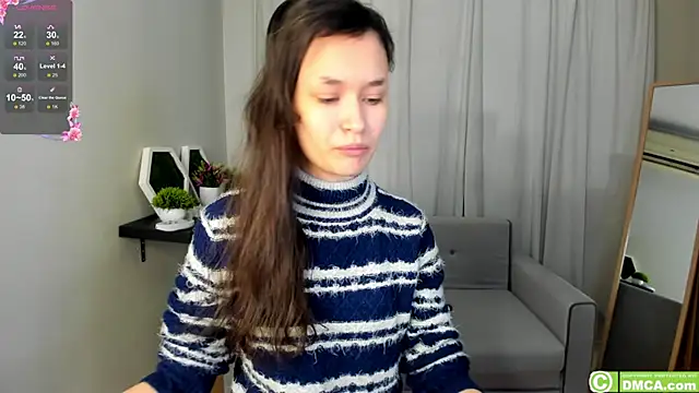Emily Strikeee online show from December 5, 9:39 am