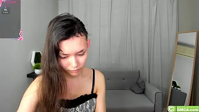 Emily Strikeee online show from December 6, 9:54 am