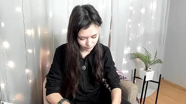 Emily Strikeee online show from February 9, 9:16 am