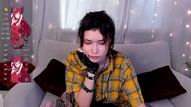 Emily Strikeee online show from March 1, 9:29 am