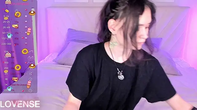 Emily Strikeee online show from January 15, 9:47 am