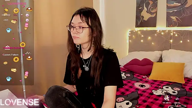 Emily Strikeee online show from February 25, 4:11 am