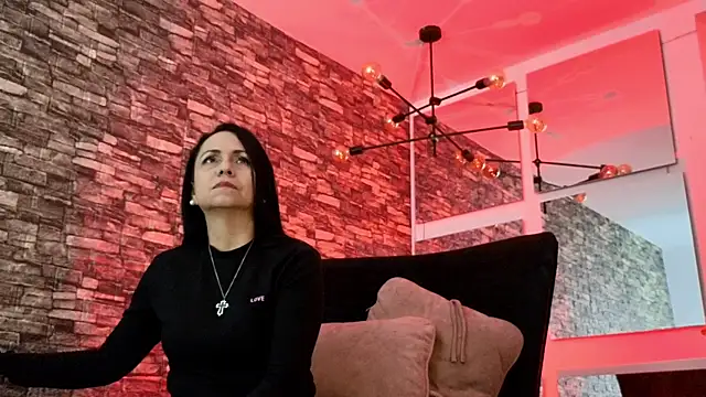 monicarousey online show from February 21, 10:39 am
