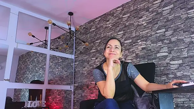 monicarousey online show from September 17, 10:28 am