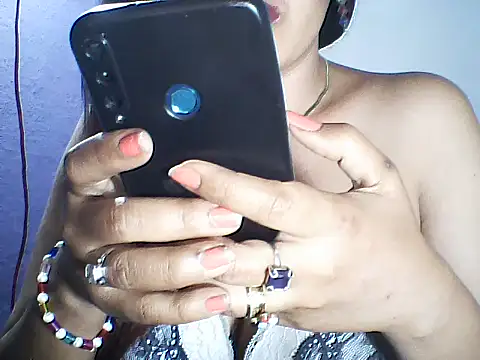 layanah12 online show from February 13, 6:37 pm