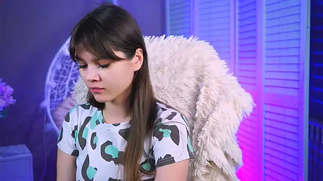 EvaThopson online show from February 14, 6:10 am