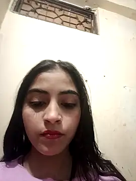 Snapshot of pikubaby chatting on May 5, 5:43 pm pikubaby online show from May 5, 5:43 pm