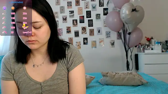 Snapshot of BettyandRich_ chatting on October 10, 8:46 am BettyandRich online show from October 10, 8:46 am