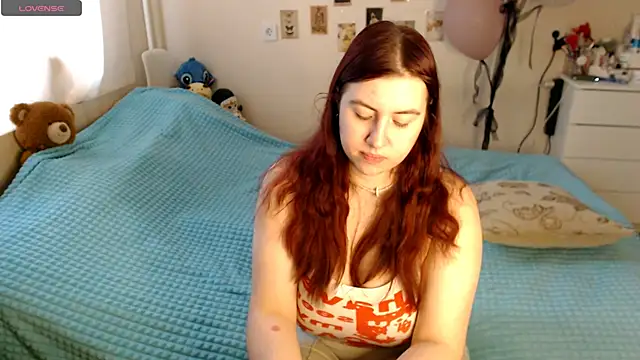 Snapshot of BettyandRich_ chatting on October 17, 8:28 am BettyandRich online show from October 17, 8:28 am