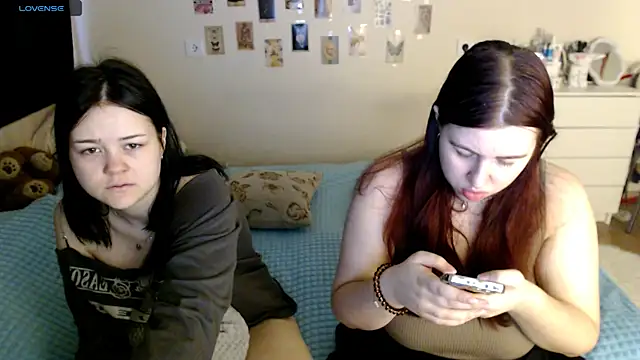 Snapshot of BettyandRich_ chatting on October 24, 8:44 am BettyandRich online show from October 24, 8:44 am