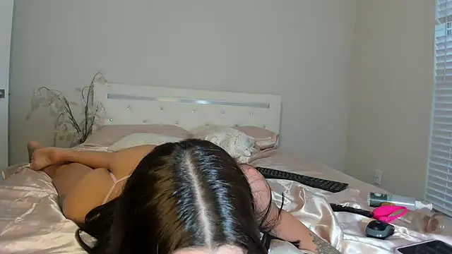 marianaferrero online show from February 20, 6:46 pm