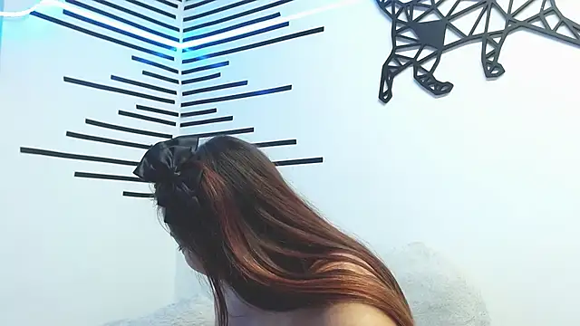 Emawalker  online show from February 5, 11:28 pm