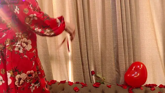 JennieRosse online show from February 14, 1:18 pm