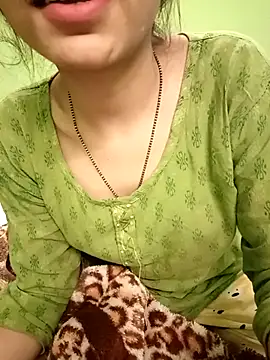 Snapshot of EACH_555 chatting on December 15, 9:02 am EACH 555 online show from December 15, 9:02 am